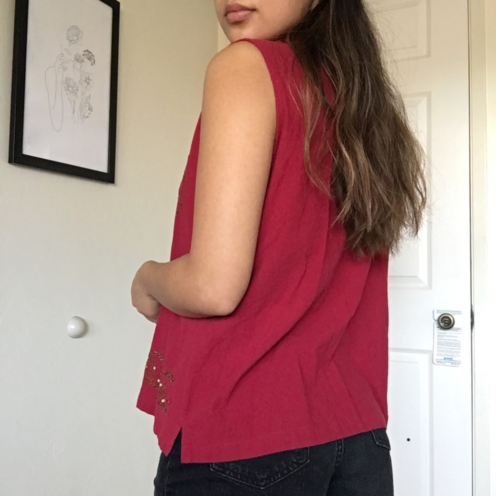 Embroidered Tank - Picture 2 of 4